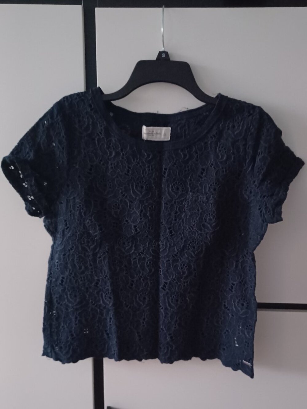 Abercrombie & Fitch black cotton top, L/youth, S/women